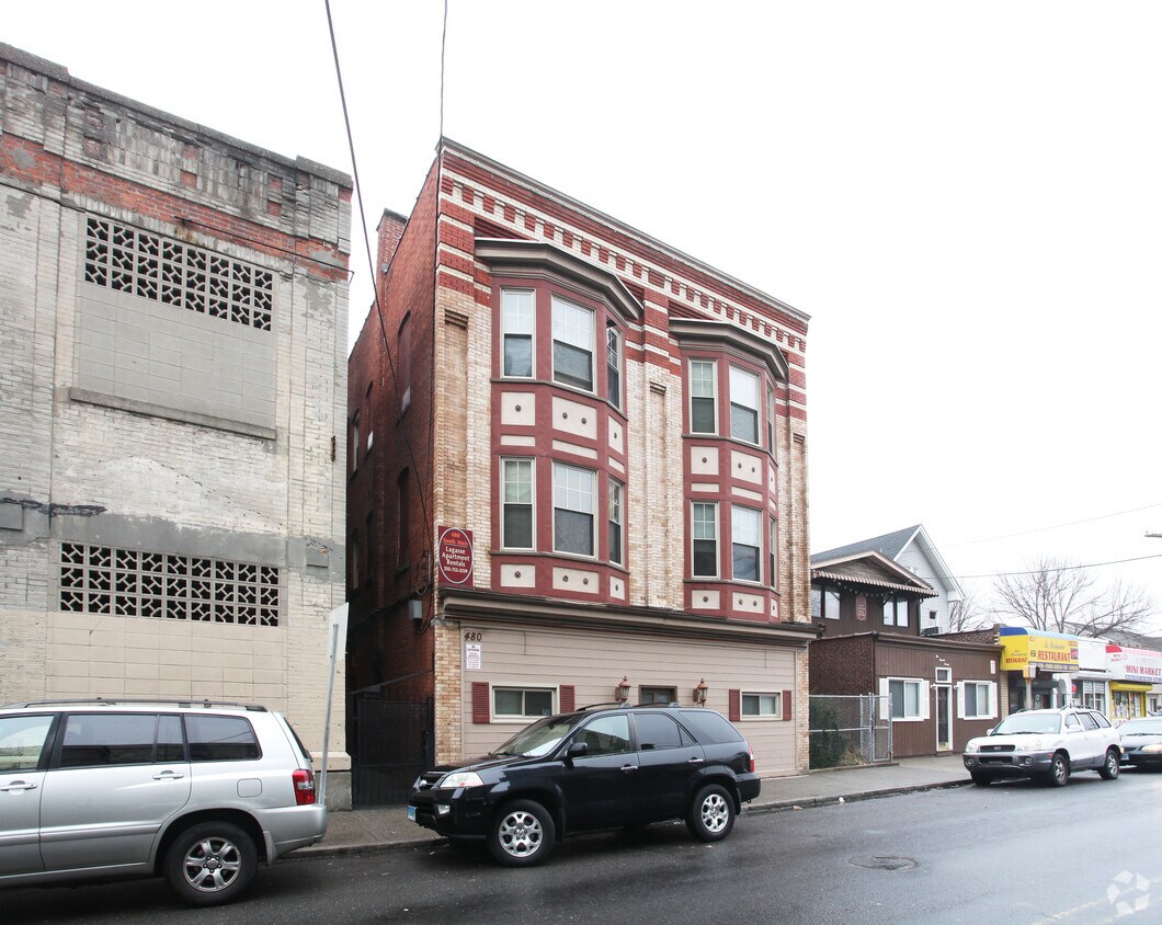 Building Photo - 478 S Main St