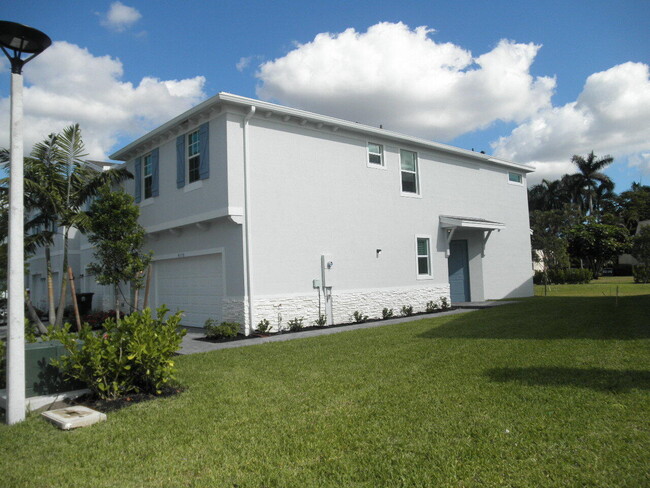 Foto del edificio - 4378 Hammock Grove Dr