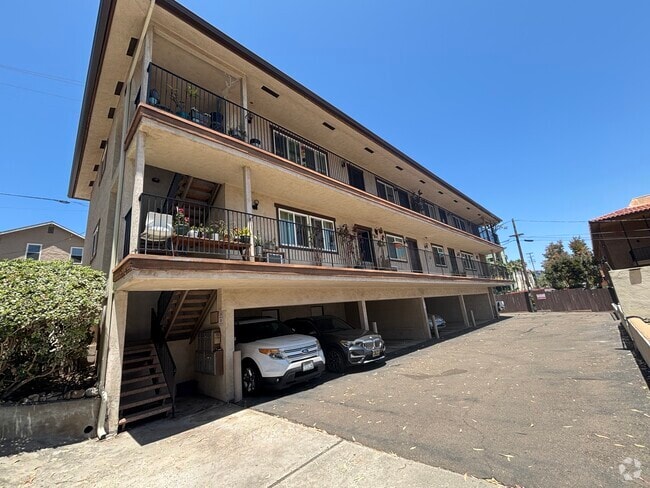 Building Photo - 2040 Robinson Ave