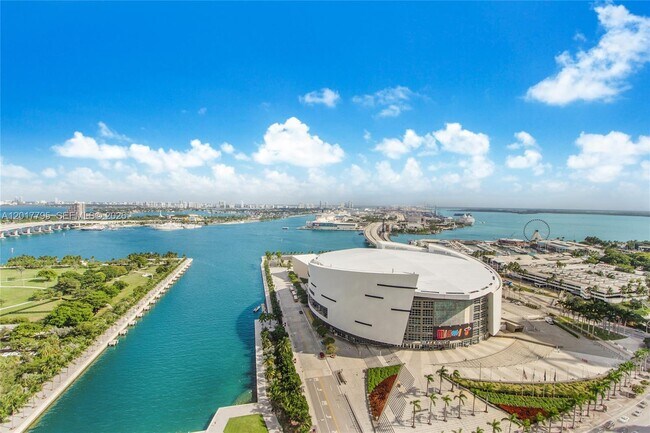 Foto del edificio - 888 Biscayne Blvd
