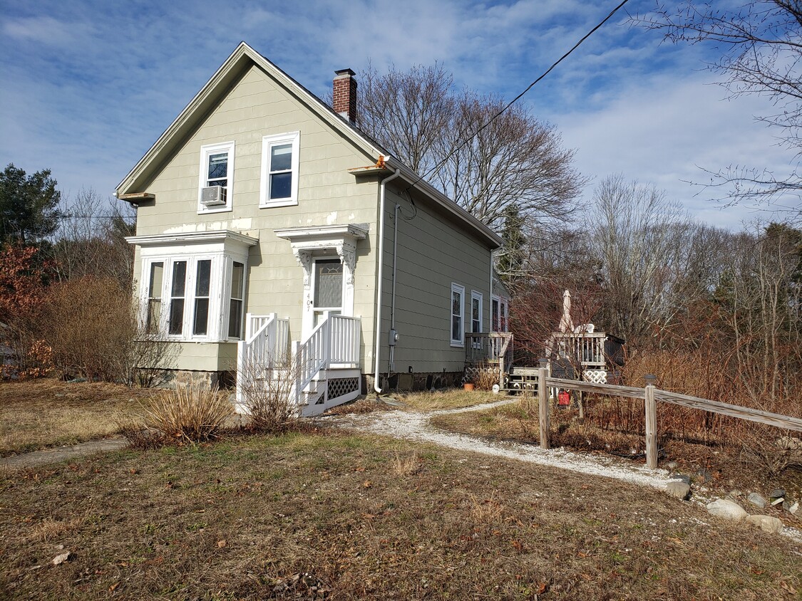 Primary Photo - 407 West St