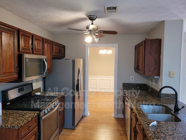 Building Photo - 1115 Crabapple Lk Cir