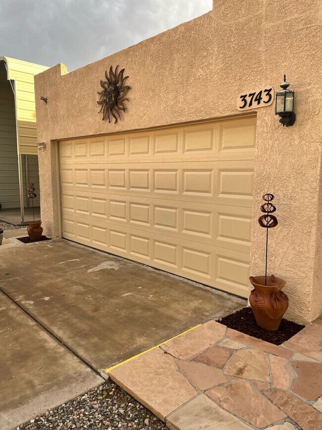 Building Photo - WINTER RENTAL 2026-2027