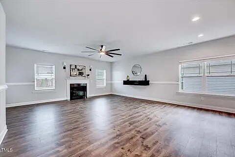 Building Photo - Room in House on Boomer St