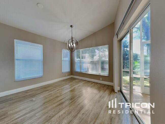 Foto del edificio - 11002 Millbury Ct