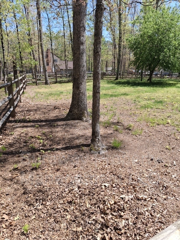 Building Photo - 44 Red Oak Dr