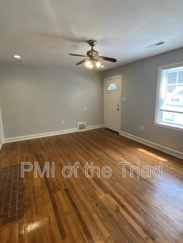 Building Photo - 2716 Ivy Ave