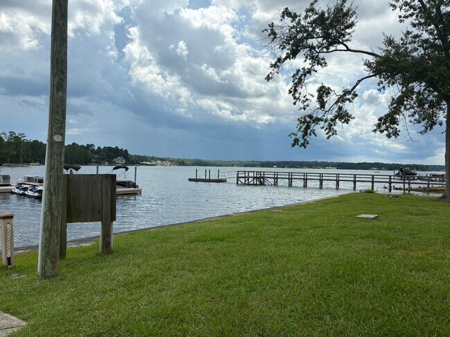 Foto del edificio - 40 Boardwalk Ln
