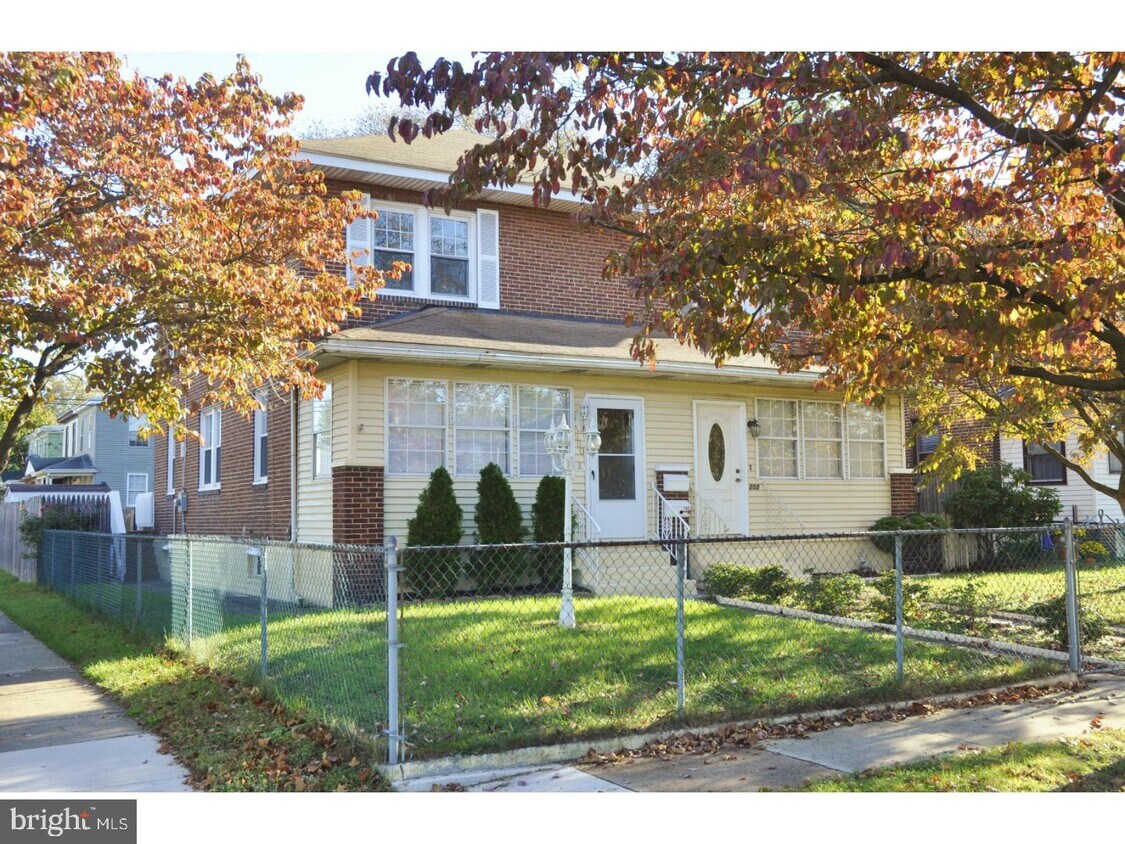 200 Woodlawn Ave, Florence, NJ 08518 Townhome Rentals in Florence NJ