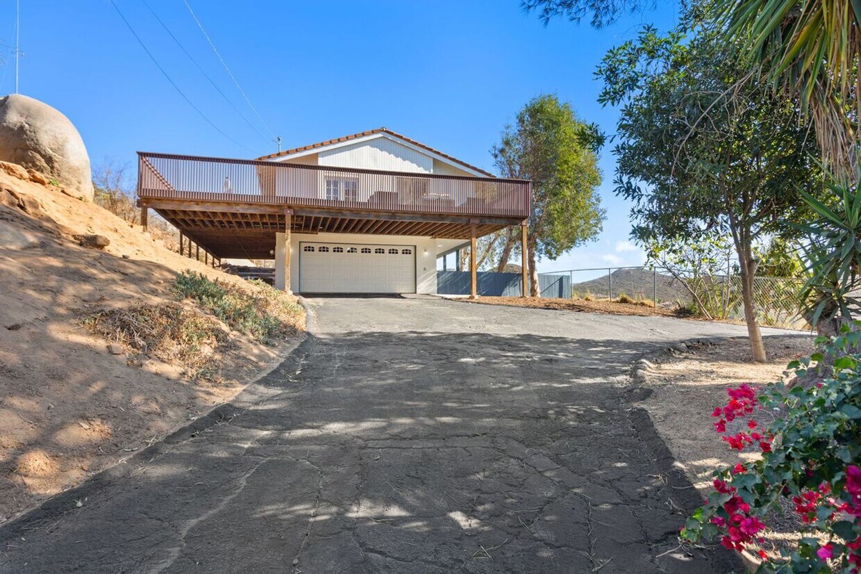 Primary Photo - 3 Bedroom House with View in Poway