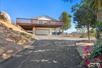 Building Photo - 14336 High Valley Rd
