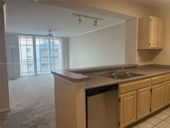 Building Photo - 2665 SW 37th Ave