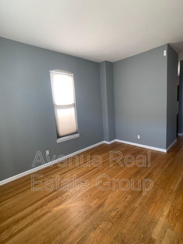 Building Photo - 2321 Rutger St