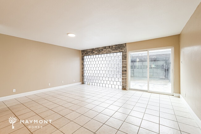 Building Photo - 11889 Algonquin Dr