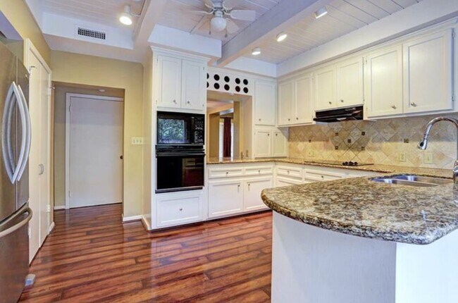 Foto del edificio - 11910 Steppingstone Ln