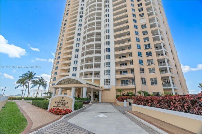 Foto del edificio - 808 Brickell Key Dr