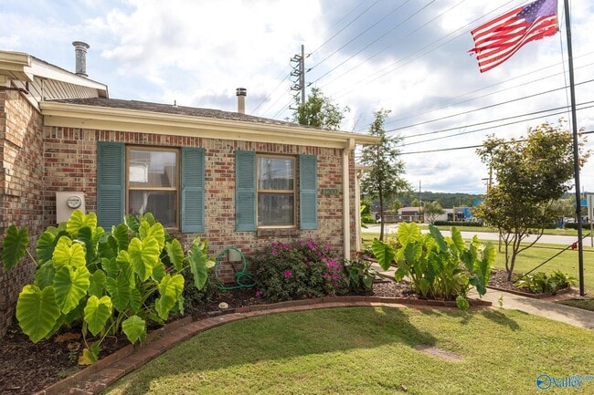 Building Photo - 1200 Catskill Cir SE