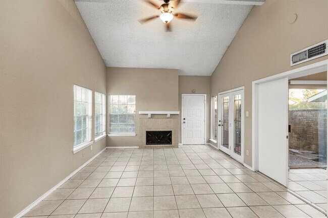 Building Photo - 12102 Bob White Dr