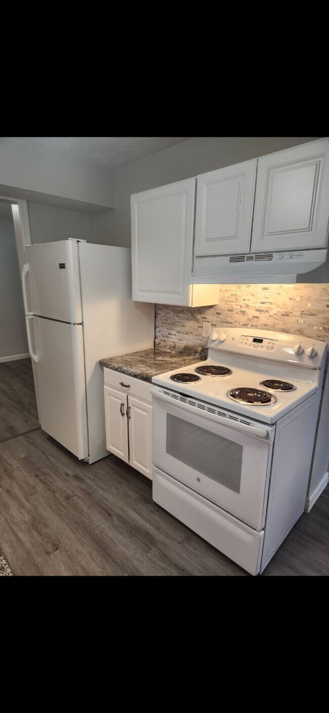 Kitchen - 2217 Stone St