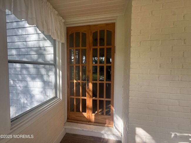 Building Photo - 210 N Lincoln Ave