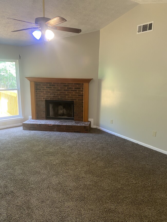 Foto del edificio - 5220 Brentwood Rd