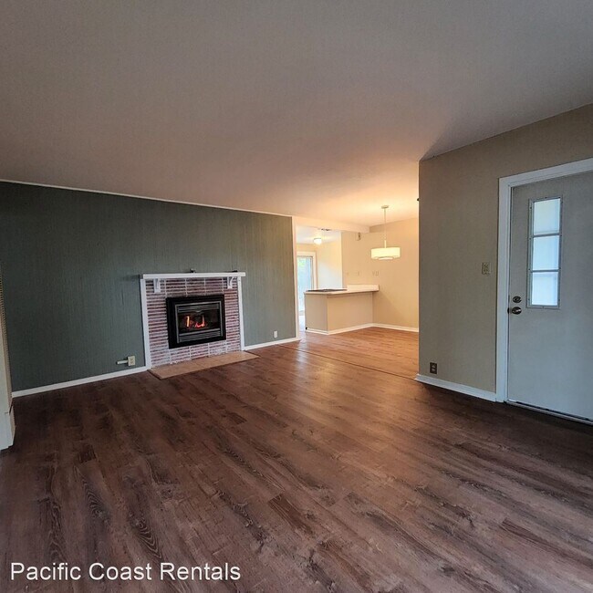 Foto del edificio - 4 br, 1 bath House - 2628 Claremont Dr.