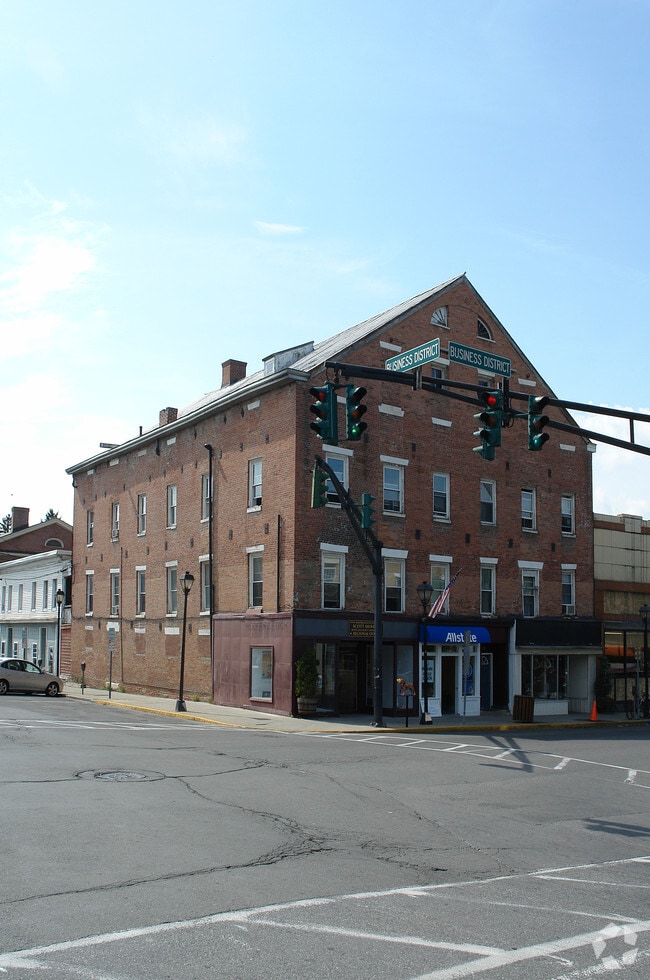 621 Warren St Hudson, NY 12534 Rentals Hudson, NY