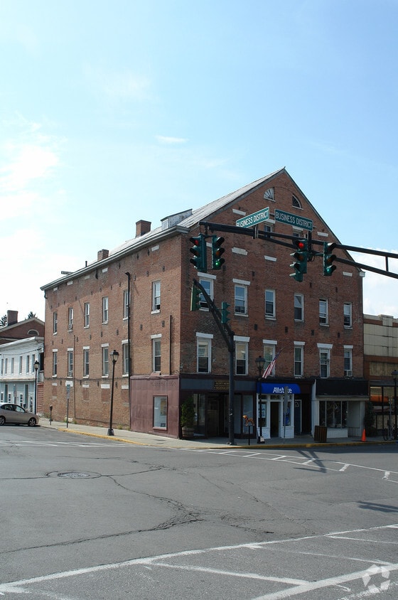 621 Warren St, Hudson, NY 12534 Apartments in Hudson, NY