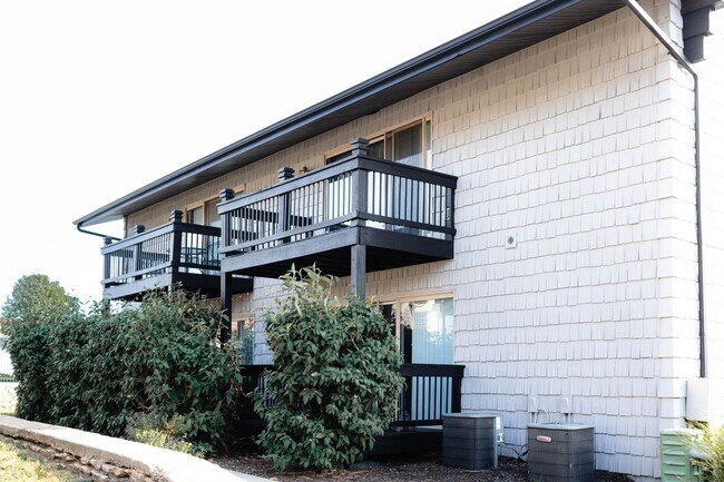Building Photo - 10906 Oasis Ct