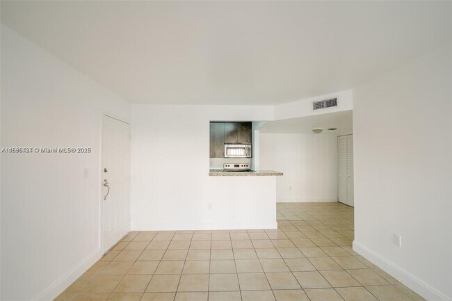 Foto del edificio - 7130 NW 179th St