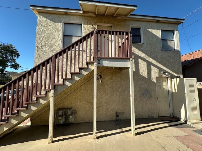 Building Photo - Pleasant Studio unit above Garage