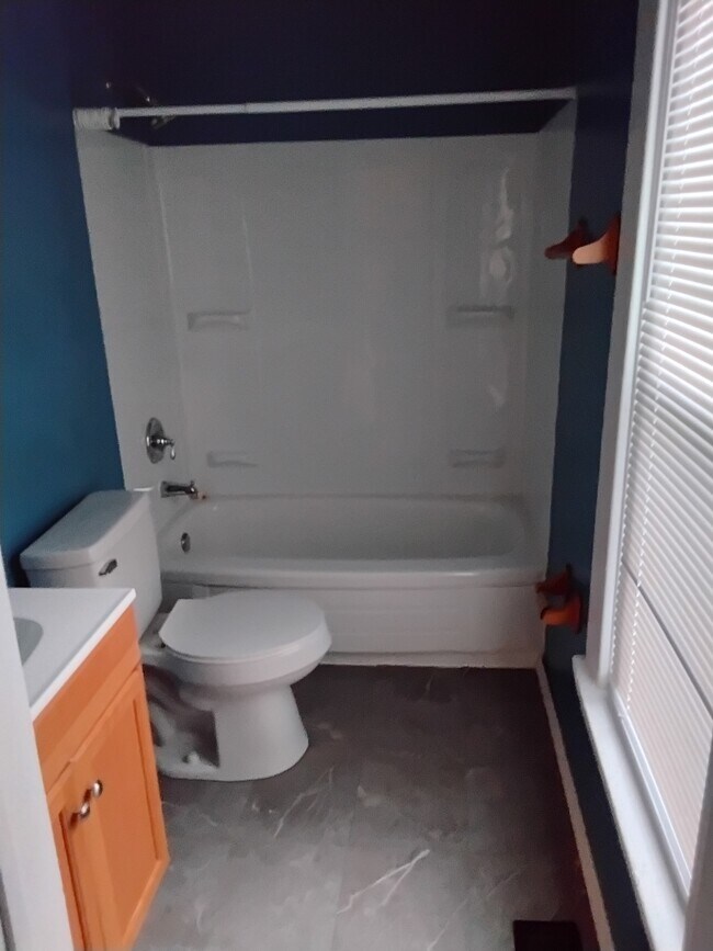 Building Photo - 76 N Hatfield St