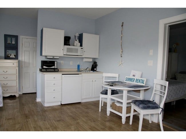 Building Photo - 6 Ashworth Ave