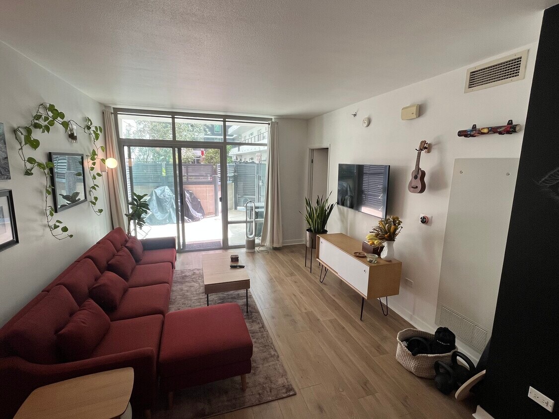 Foto principal - 425 W Beech St