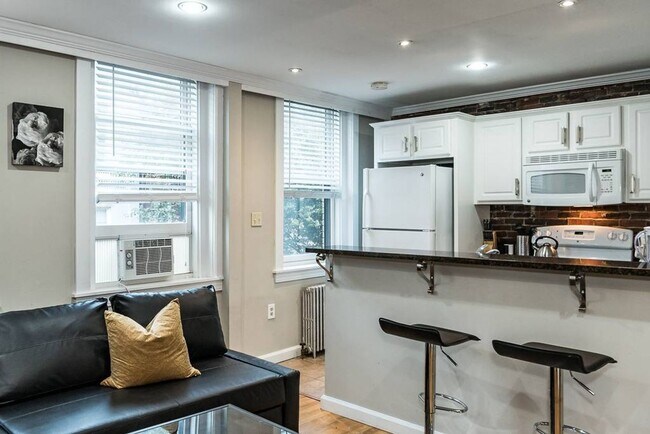 Foto del edificio - Historic Beacon Hill Charm Meets Modern Urban Living – 2 Bed | 1 Bath