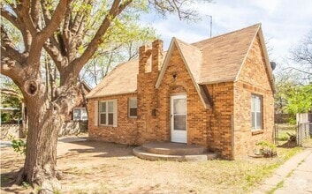 Building Photo - 1913 25th St