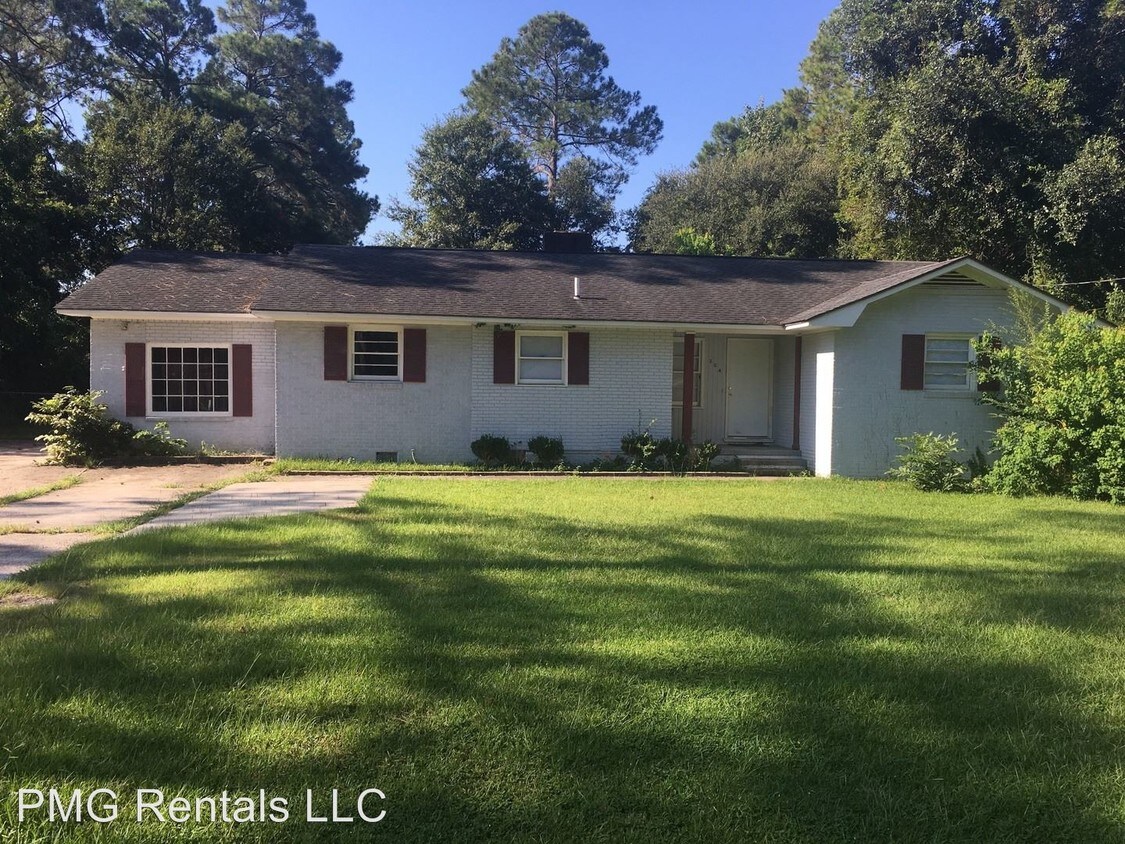 Primary Photo - 5 br, 2 bath Room For Rent - 204 Marvin