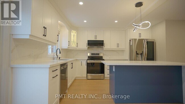 Building Photo - 245 Ravenscroft Rd