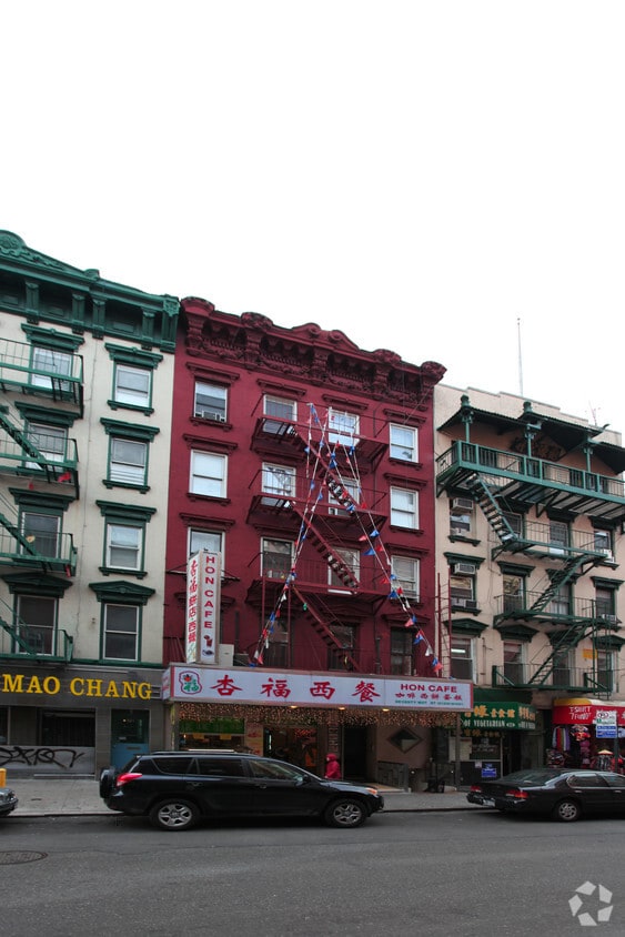 Building Photo - 70 Mott St