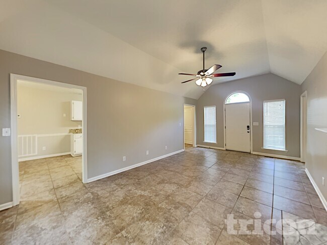 Foto del edificio - 2210 Burr Ct