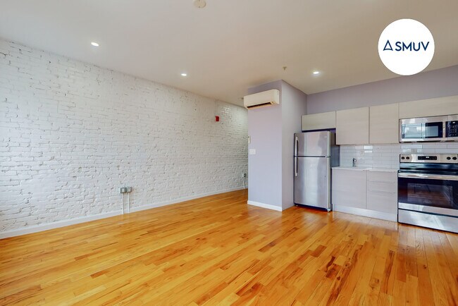 Foto del edificio - 7 N Carey St
