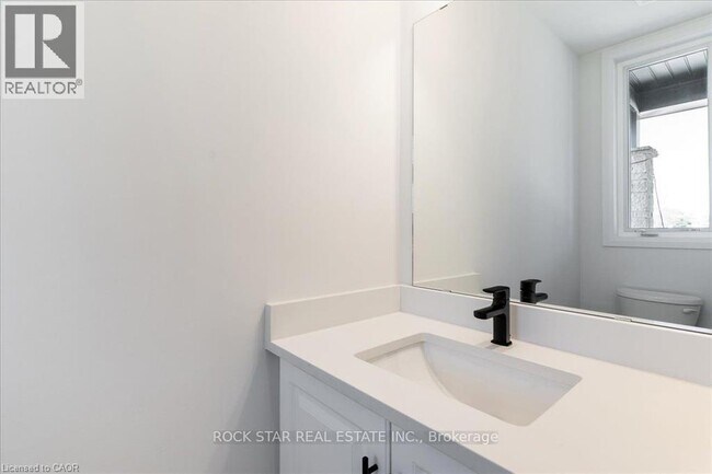 Building Photo - 3 Southam Ln