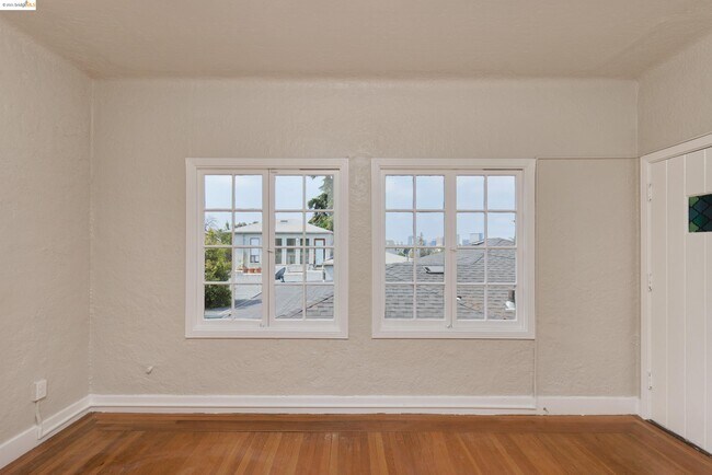 Building Photo - 970 Vermont St