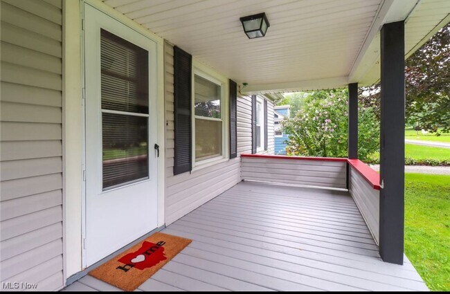 Building Photo - TWO BEDROOM RAVENNA HOME