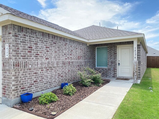 Foto del edificio - 14174 Inglebert St