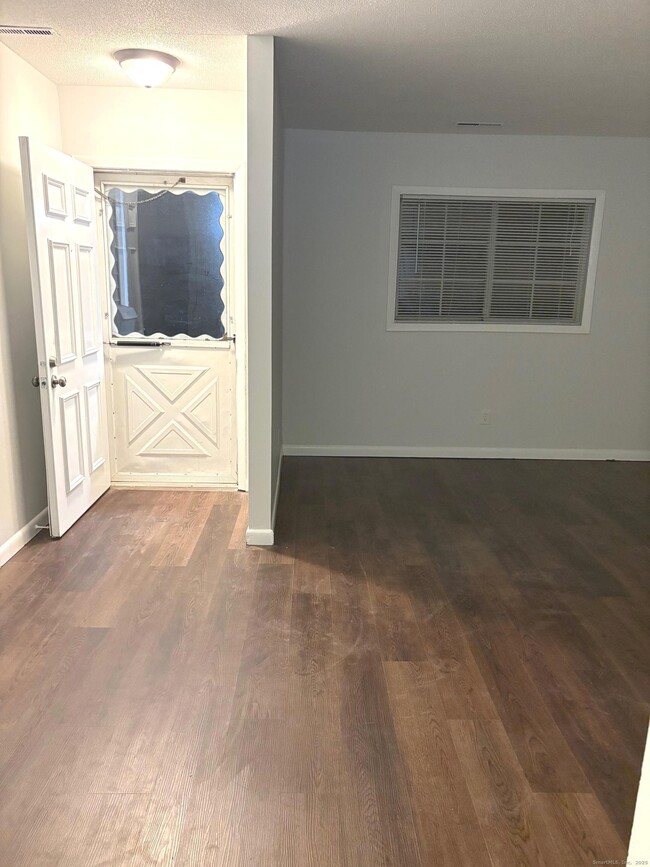 Building Photo - 9 Patricia Rd