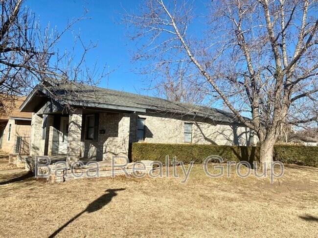 Foto del edificio - 833 S Ellison Ave