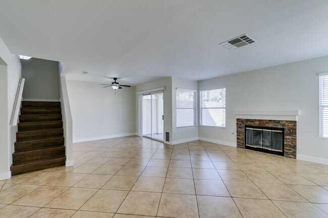Foto del edificio - Charming 3 bedroom, 2.5 bathroom home near Summerlin
