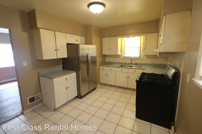 Building Photo - 4 br, 1.5 bath House - 1345 Lane St