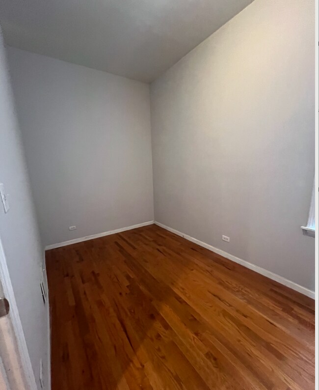 Foto del edificio - 2416 N Maplewood Ave